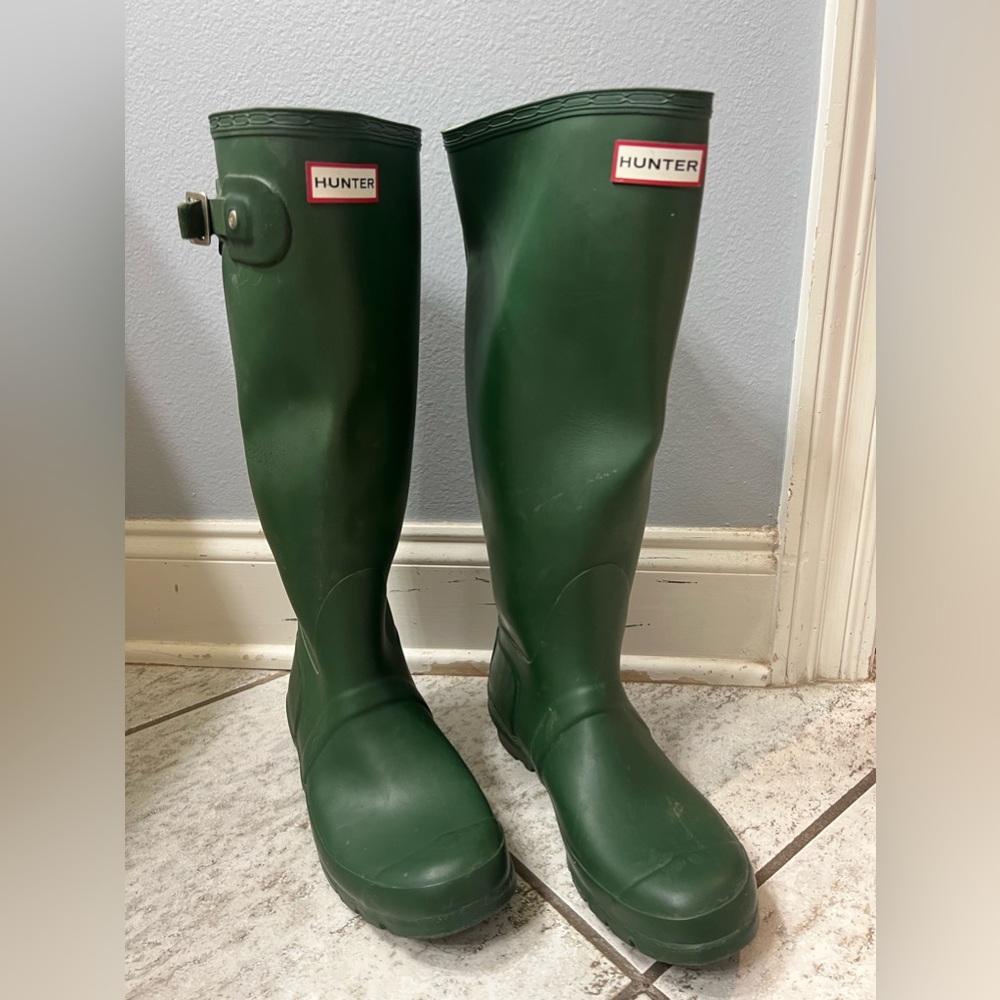 Hunter Boots. Green. Size 8 Female. EU 39.